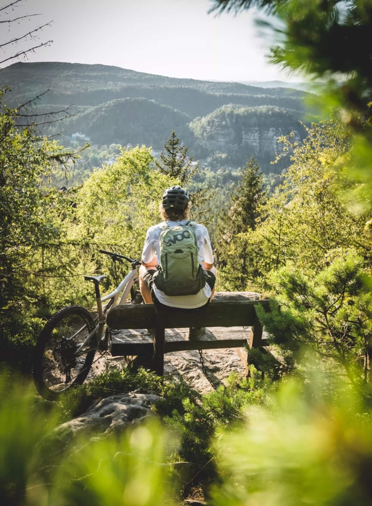 Aussicht auf den Oybin Zittauer Gebirge Felsengasse bei der MTB Pause