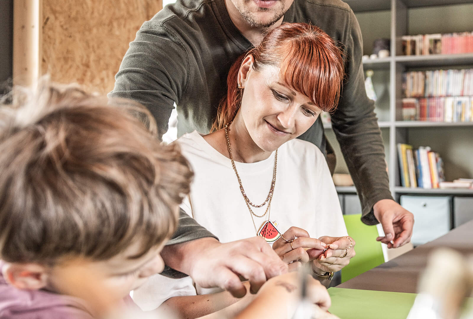 basteln-im-kreativstuebchen-trixi-park-zittauer-gebirge kreative Spielzeit mit Steine bemalen im Kreativstuebchen im Trixi Park Zittauer Gebirge