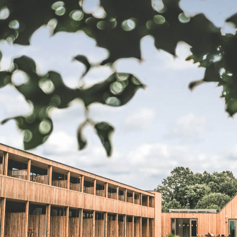 Hotel im Naturpark mit Terrassen, Balkonen und angrenzender Kaffeebar im Trixi Park - Zittauer Gebirge