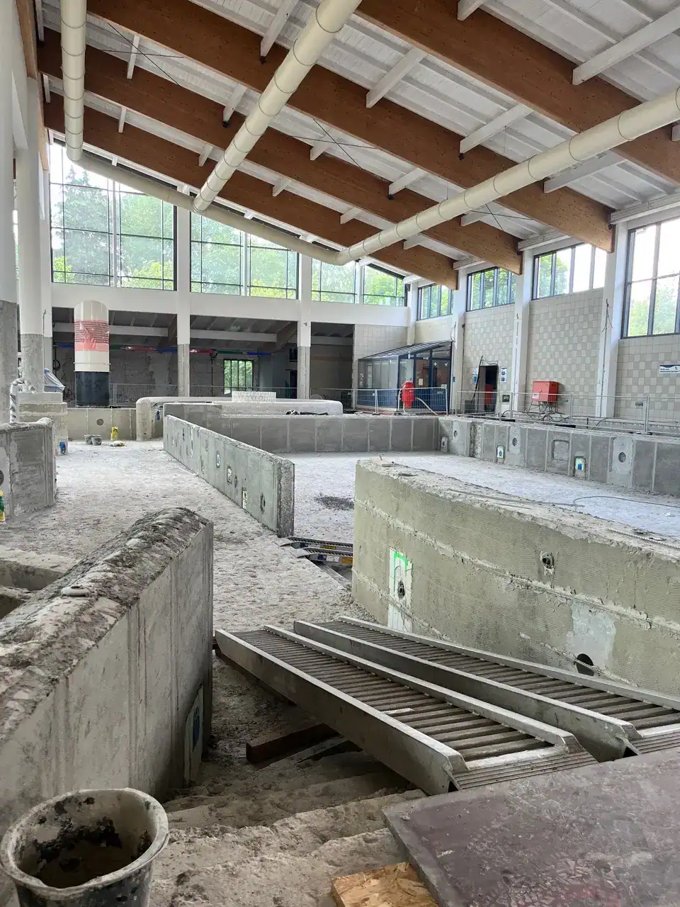 Trixi Bad Abrissarbeiten Becken